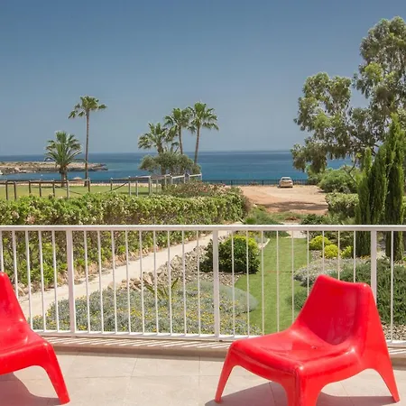 Shaye Front Line Case de vacanță Protaras