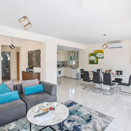 Tatil Evi Shaye Front Line Protaras