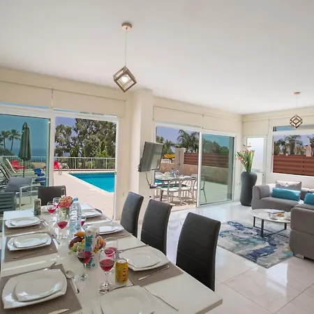 Shaye Front Line Tatil Evi