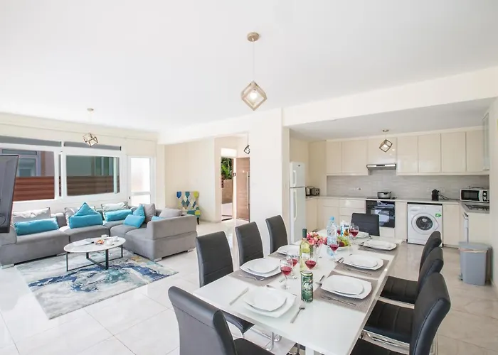 Shaye Front Line * Protaras