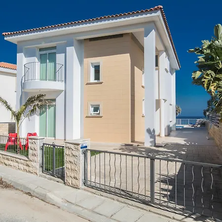 Shaye Front Line Dom wakacyjny