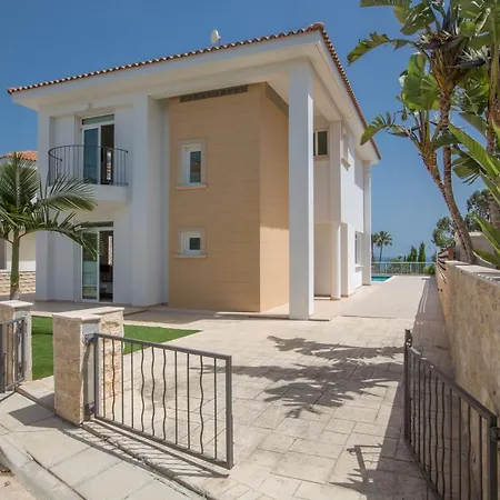 Dom wakacyjny Shaye Front Line *